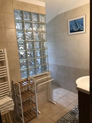 thumbnail: Bathroom sink