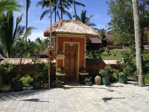 thumbnail: Property entrance