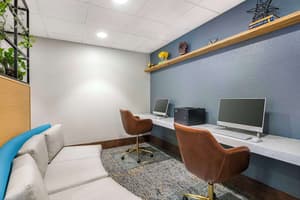 thumbnail: Business center