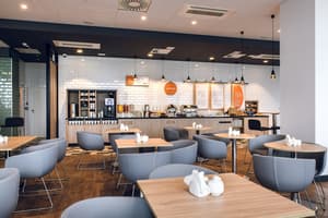 thumbnail: Restaurant