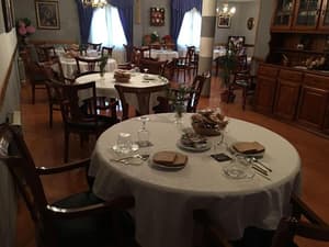 thumbnail: Restaurant
