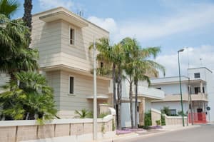 thumbnail: Front of property