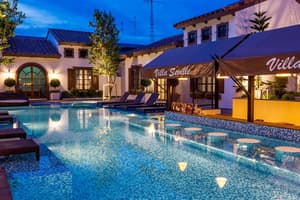 thumbnail: Bar (on property)