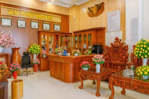 thumbnail: Reception hall