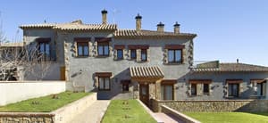 thumbnail: Front of property