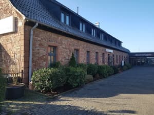 thumbnail: Front of property