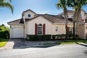 thumbnail: Front of property