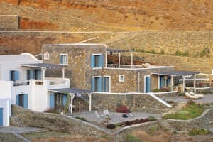 thumbnail: Front of property