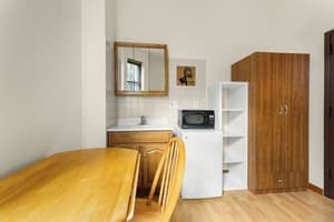 thumbnail: Interior detail