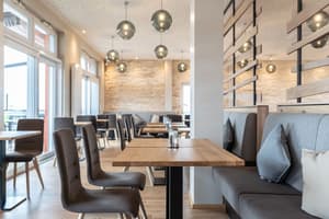 thumbnail: Restaurant