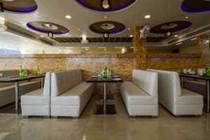 thumbnail: Lobby sitting area