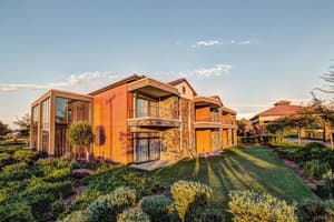 thumbnail: Exterior