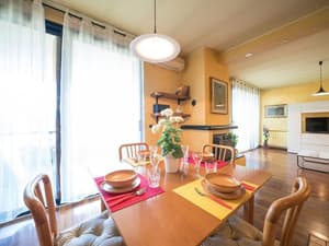 thumbnail: In-room dining