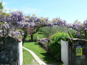 thumbnail: Property entrance