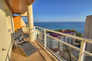 thumbnail: Exterior