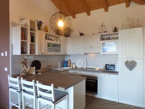 thumbnail: In-room dining
