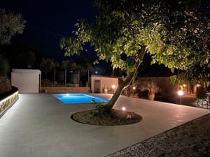 thumbnail: Exterior