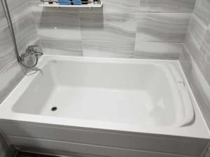 thumbnail: Deep soaking bathtub