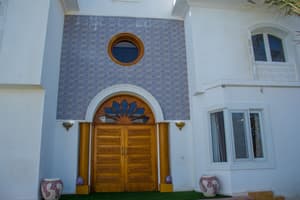 thumbnail: Property entrance