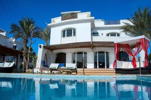 thumbnail: Outdoor pool