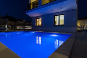 thumbnail: Outdoor pool