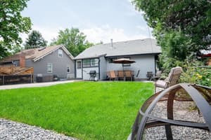 thumbnail: Outdoor dining