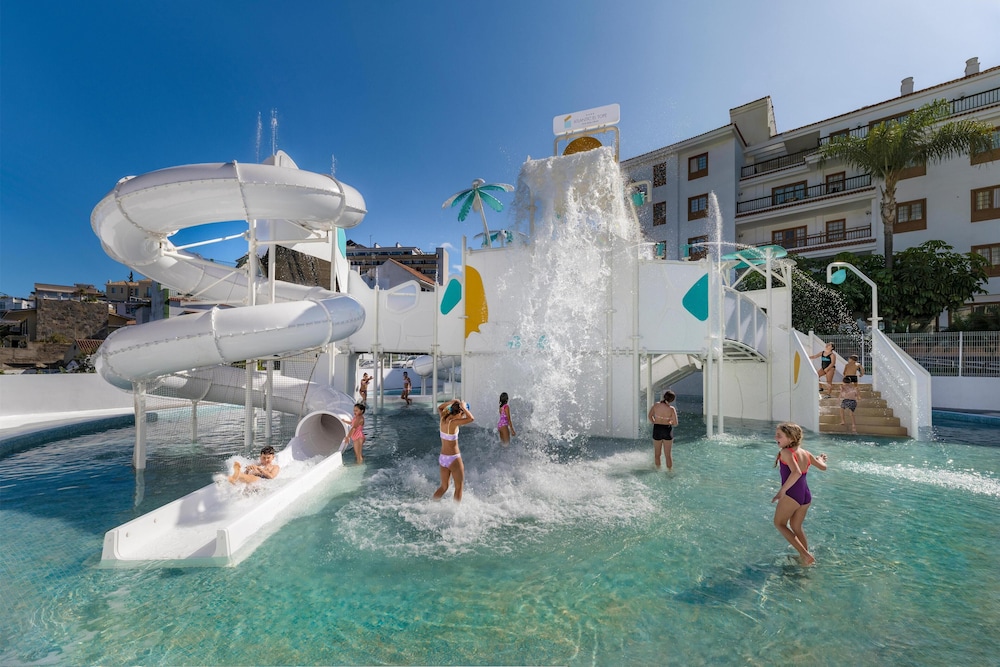 Surfing/boogie boarding