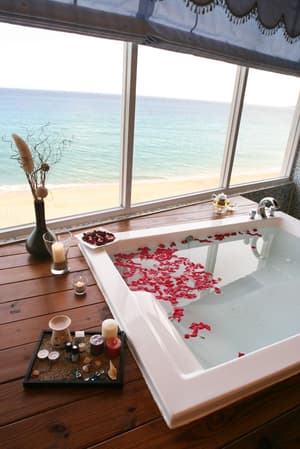 thumbnail: Indoor spa tub