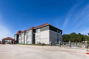 thumbnail: Exterior