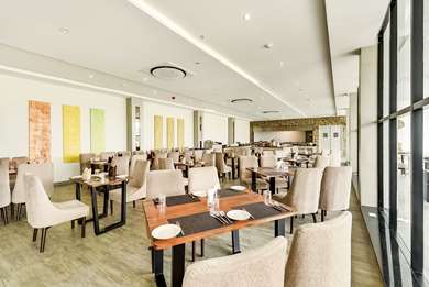 Dining,Dining Area,Restaurant,On-Site