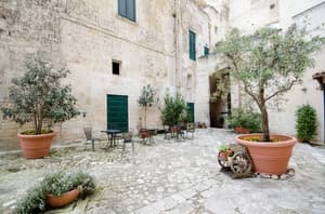 thumbnail: Courtyard