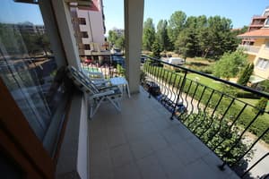 thumbnail: Front of property