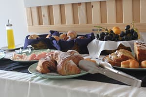 thumbnail: Breakfast buffet