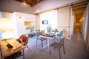 thumbnail: Breakfast area