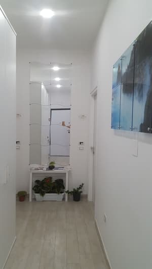 thumbnail: Interior entrance