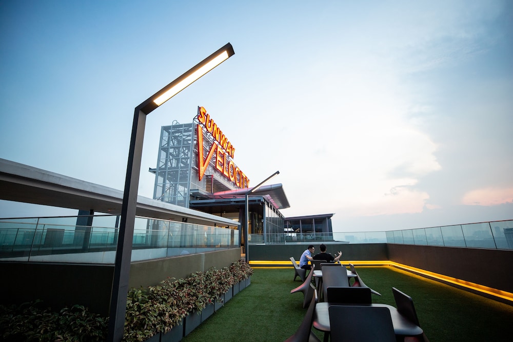 Sundeck