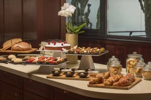 thumbnail: Breakfast area