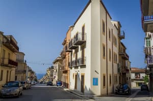 thumbnail: General view