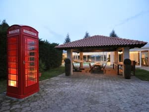 thumbnail: 64110838.jpg
