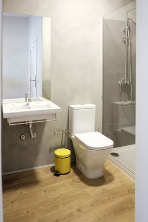 thumbnail: Bathroom shower