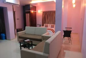 thumbnail: Lobby sitting area