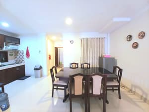 thumbnail: In-room dining