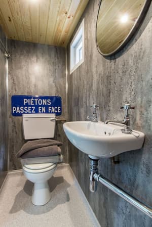 thumbnail: Bathroom
