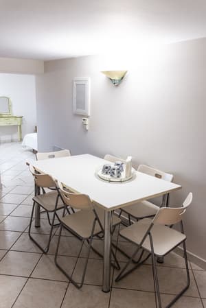thumbnail: Breakfast area