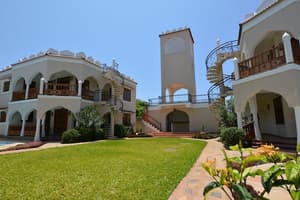thumbnail: Front of property