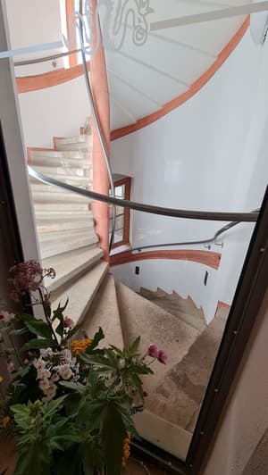 thumbnail: Staircase