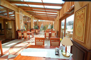 thumbnail: Restaurant