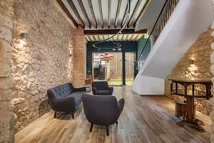 thumbnail: Lobby sitting area