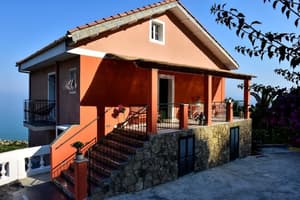 thumbnail: Exterior