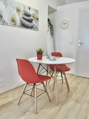 thumbnail: In-room dining